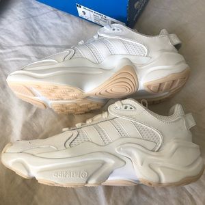 Brand New! Adidas Magmur Runner W (White)
